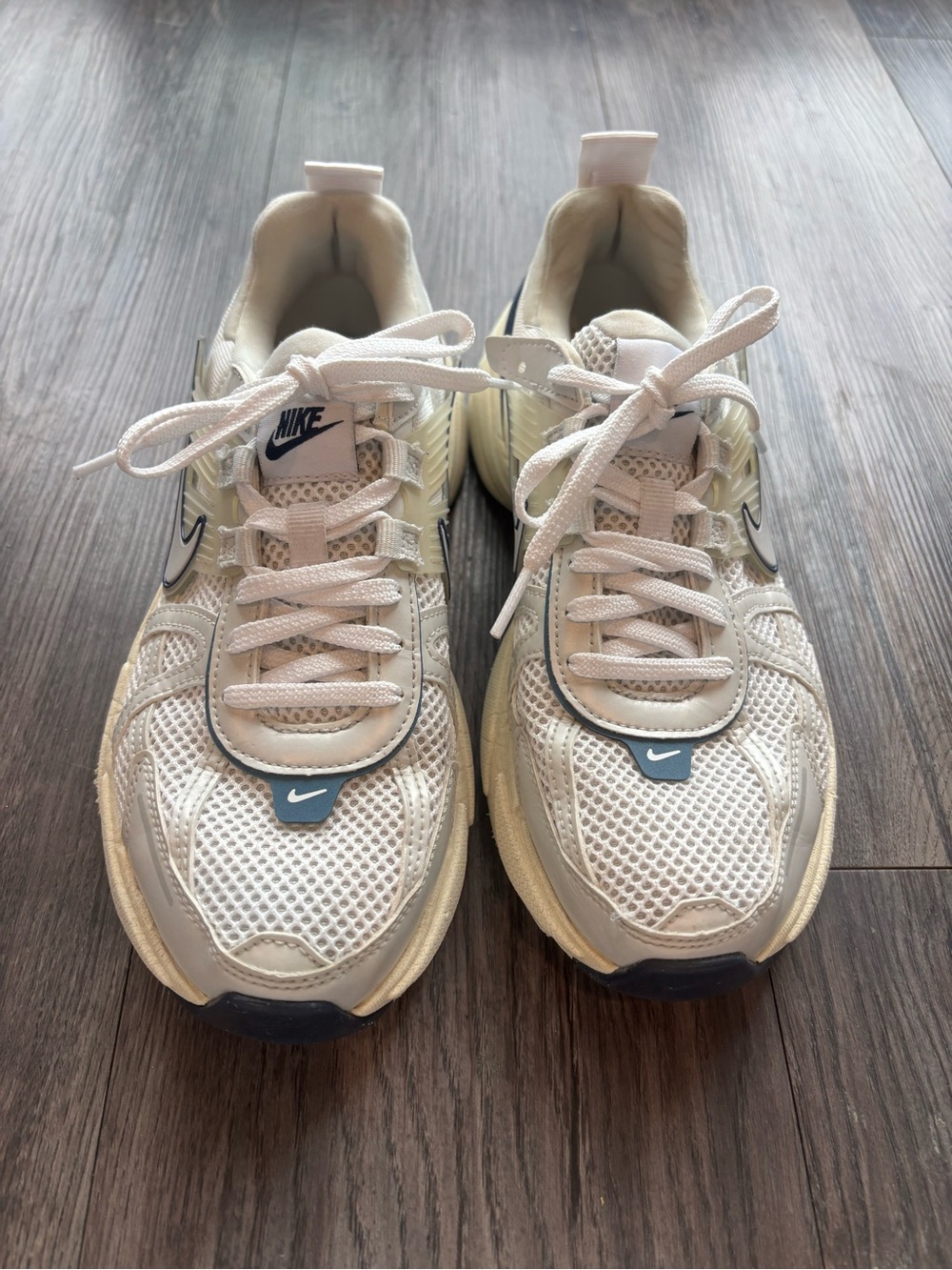 Nike V2K sneaker - Picture 2 of 7